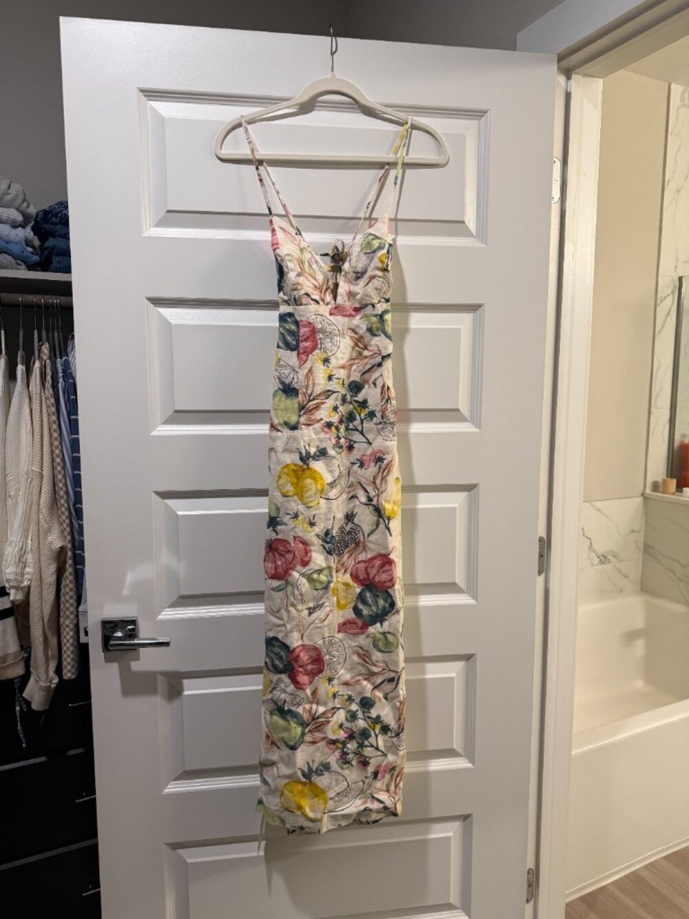 Never Worn Abercrombie Linen Tie Back Fruit Dress - Picture 1 of 3
